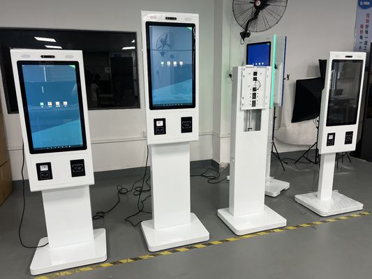 Kiosque intelligent de commande de service d'individu de 32 pouces dans la machine de caisse de service d'individu de supermarché