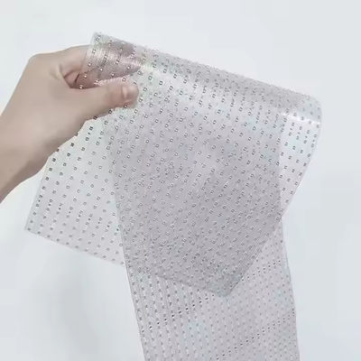 IP65 Mur de rideau en verre imperméable à l'eau Film d'affichage à LED transparent Fonction SDK pour une application intérieure / extérieure
