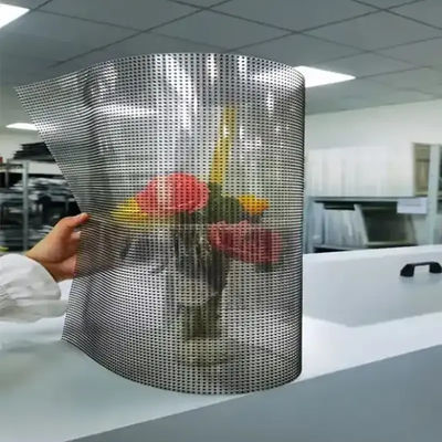 Haute transparence 85% film d'affichage à LED pour mur de verre intérieur 5000nits luminosité ultra-mince 3,9 mm taille personnalisée