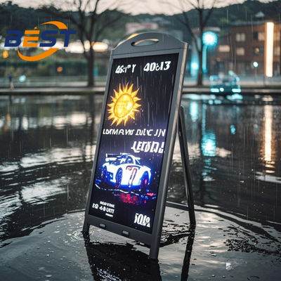Tableau de menu numérique extérieur avec batterie 4500Nits IP65 étanche et large plage de température -25°C~55°C